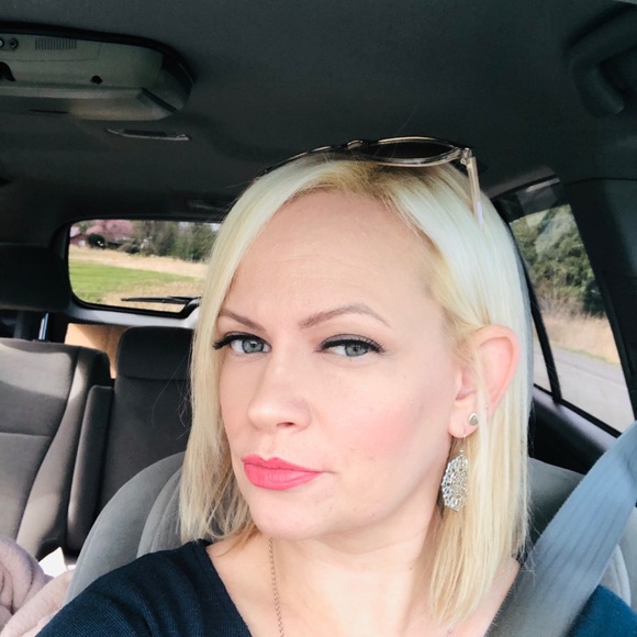 🌸 Welcome to Blossom Boutique 🌸 - Picture 2 of 3